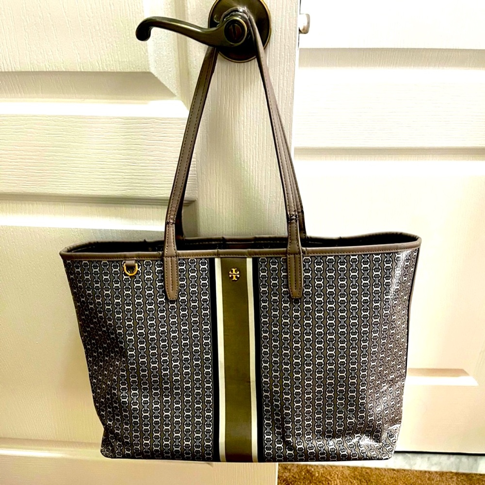 Tory Burch Gemini Tote Beige Color